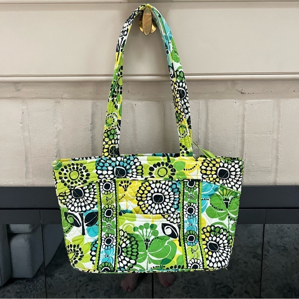 Vera Bradley Little Mandy Bag in Limes Up - Picture 1 of 5